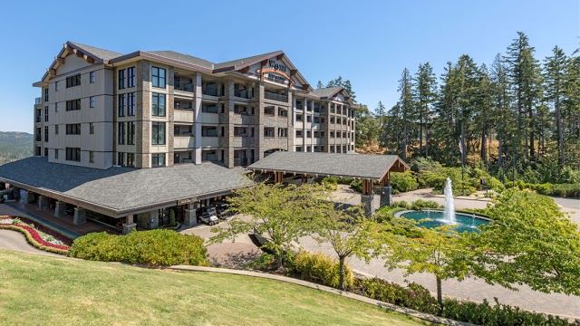 Bear Mountain Golf Resort